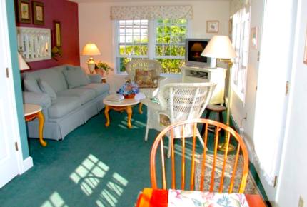 Honeysuckle Cottage Property - 4 Bedrooms plus 2 Lofts - Just Blocks to Center of Town! - Nantucket, Massachusetts