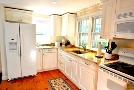 Honeysuckle Cottage Property - 4 Bedrooms plus 2 Lofts - Just Blocks to Center of Town! - Nantucket, Massachusetts