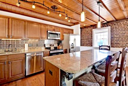 Charleston Elegance - Charleston, South Carolina