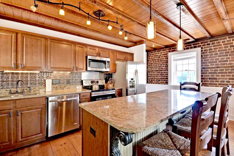 Charleston Elegance - Charleston, South Carolina