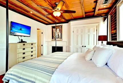 Charleston Elegance - Charleston, South Carolina