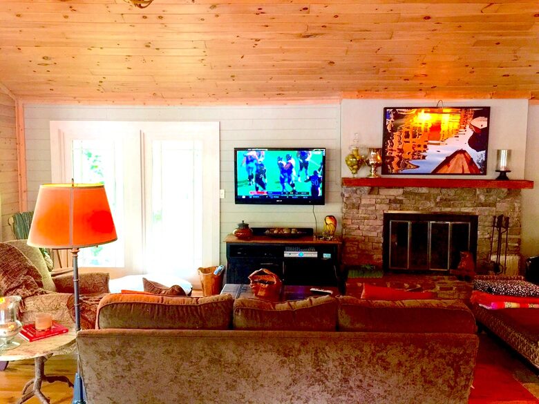 Lake Lanier Cozy Retreat - Quick Drive from Atlanta! - Dawsonville, Georgia