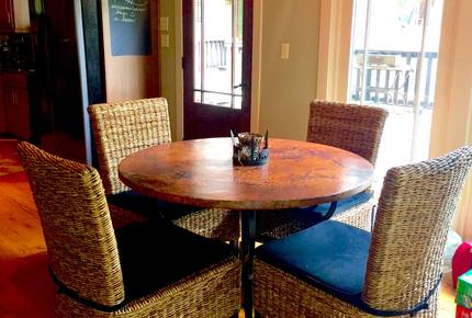 Lake Lanier Cozy Retreat - Quick Drive from Atlanta! - Dawsonville, Georgia