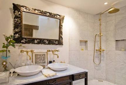 French Luxury in Ile Saint Louis - Paris, France