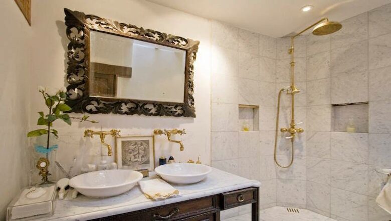 French Luxury in Ile Saint Louis - Paris, France