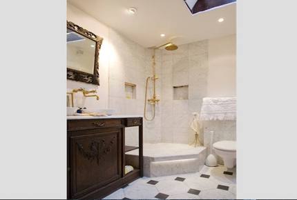 French Luxury in Ile Saint Louis - Paris, France