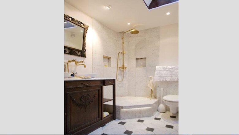 French Luxury in Ile Saint Louis - Paris, France