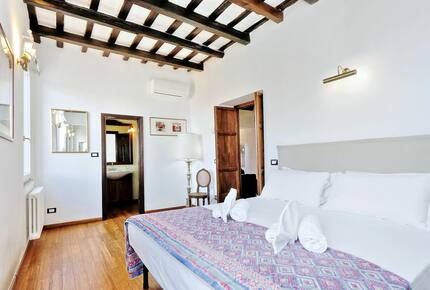 Via Garibaldi - Rome - Trastevere, Italy