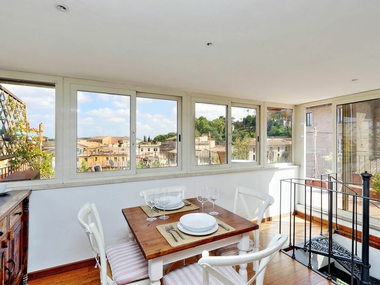 Via Garibaldi - Rome - Trastevere, Italy