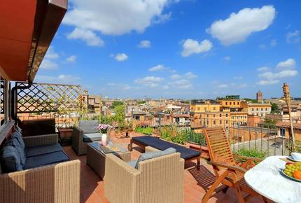 Via Garibaldi - Rome - Trastevere, Italy