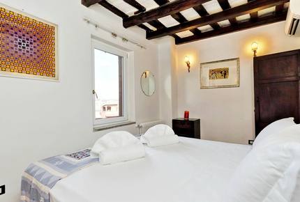 Via Garibaldi - Rome - Trastevere, Italy