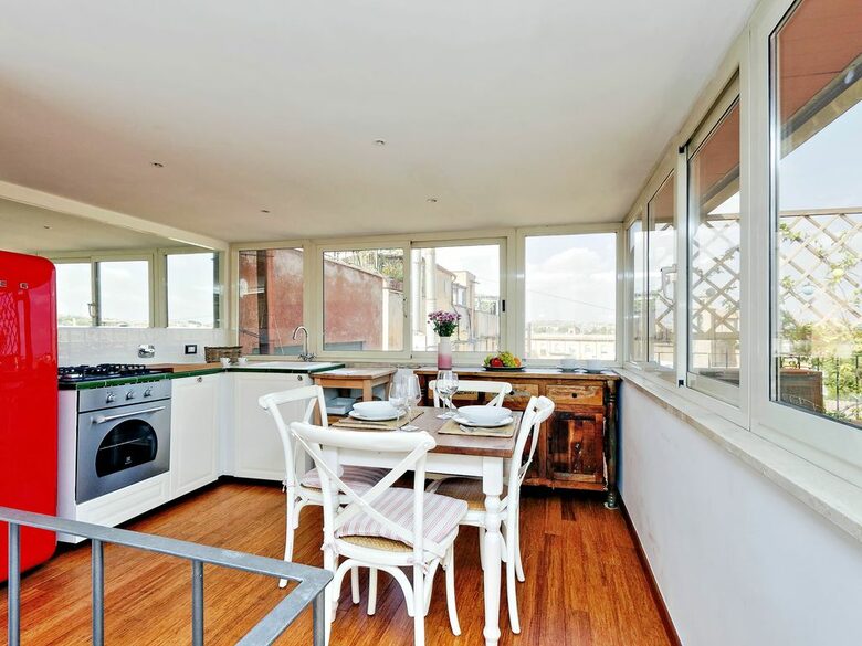 Via Garibaldi - Rome - Trastevere, Italy