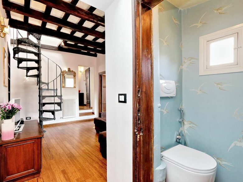 Via Garibaldi - Rome - Trastevere, Italy