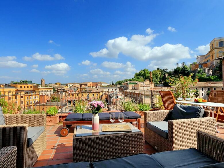 Via Garibaldi - Rome - Trastevere, Italy