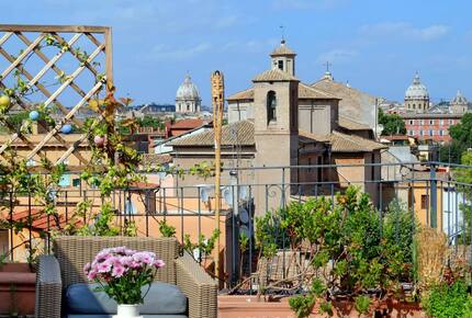 Via Garibaldi - Rome - Trastevere, Italy