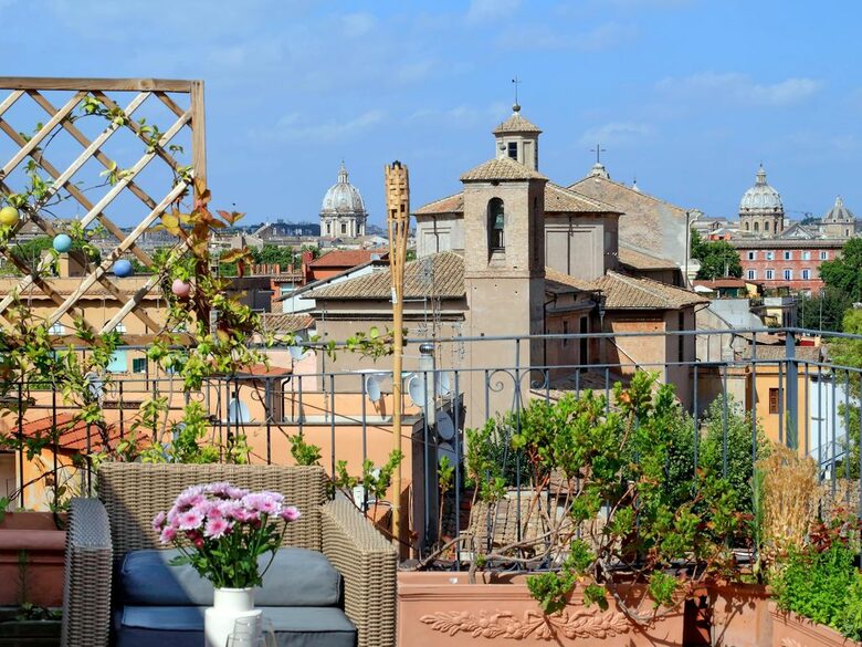Via Garibaldi - Rome - Trastevere, Italy