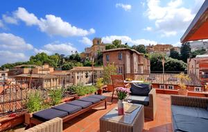 Via Garibaldi - Rome - Trastevere, Italy