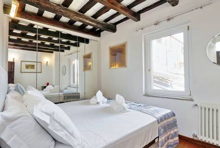 Via Garibaldi - Rome - Trastevere, Italy