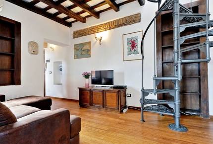 Via Garibaldi - Rome - Trastevere, Italy