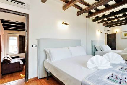 Via Garibaldi - Rome - Trastevere, Italy