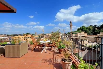 Via Garibaldi - Rome - Trastevere, Italy