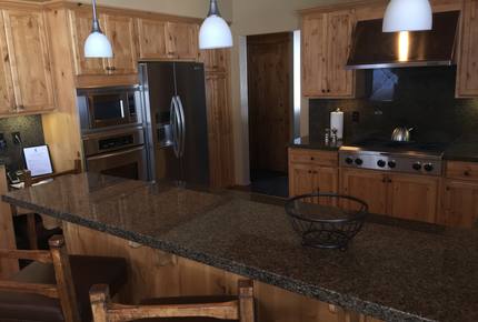 Premium Old Greenwood Home on Jack Nicklaus Golf Course -- Perfect for Ski and Summer! - Truckee, California