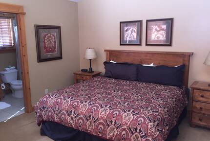 Premium Old Greenwood Home on Jack Nicklaus Golf Course -- Perfect for Ski and Summer! - Truckee, California