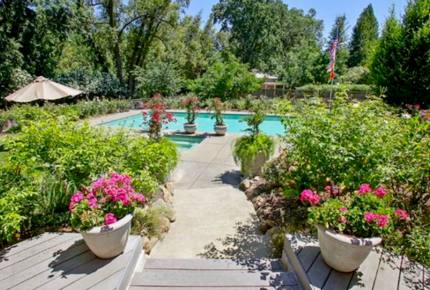 Breathtaking Wine Country Estate - Healdsburg, California