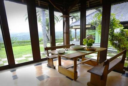 Extraordinary Escape with Head-turning Style - Bali, Indonesia