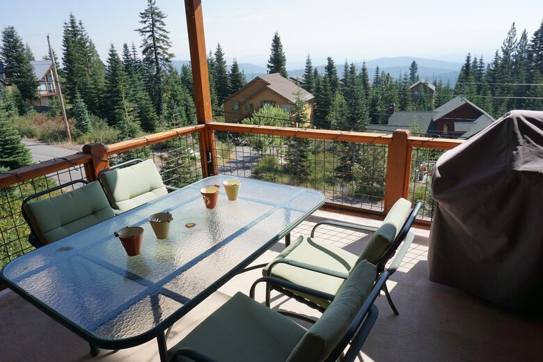 Truckee Moose Manor - Truckee, California