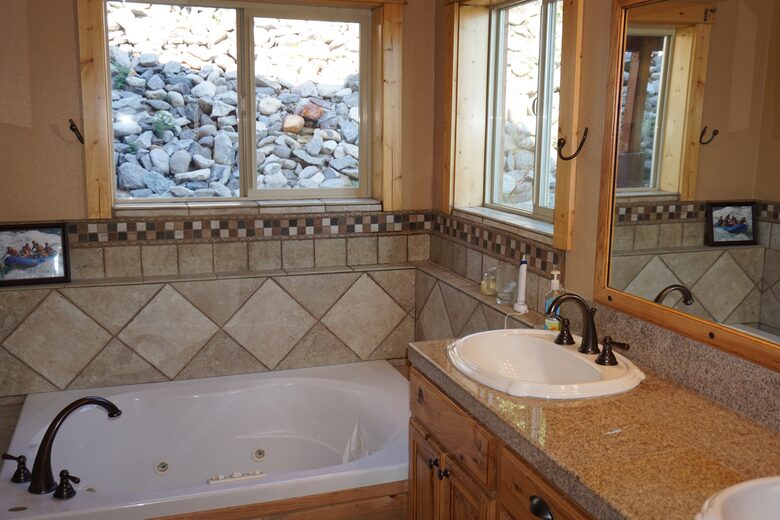 Truckee Moose Manor - Truckee, California