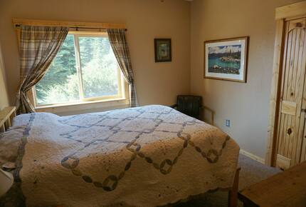 Truckee Moose Manor - Truckee, California