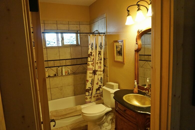 Truckee Moose Manor - Truckee, California