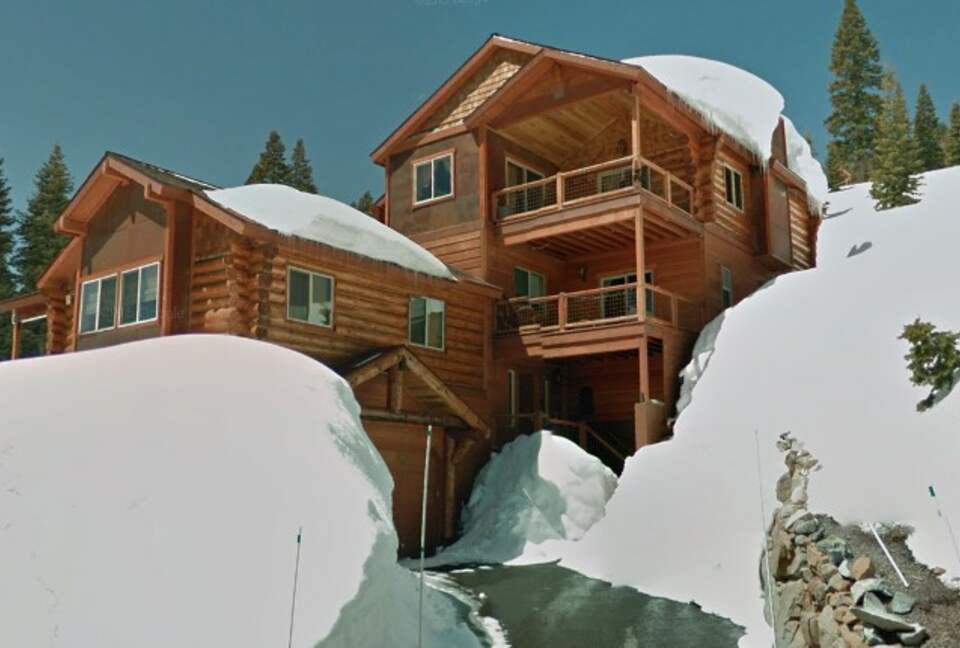 Truckee Moose Manor - Truckee, California