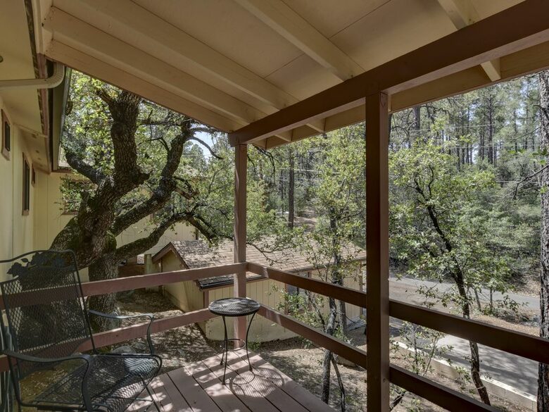 Quartz Cabin - Prescott, Arizona