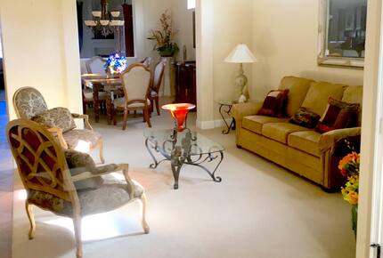 Orlando Luxury Lakefront Escape - Orlando, Florida