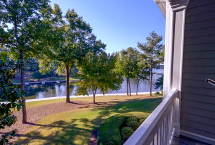 Fishtales Lakefront Lodge - Greensboro, Georgia