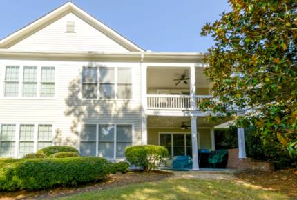 Fishtales Lakefront Lodge - Greensboro, Georgia