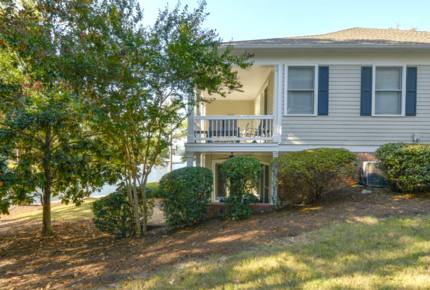 Fishtales Lakefront Lodge - Greensboro, Georgia