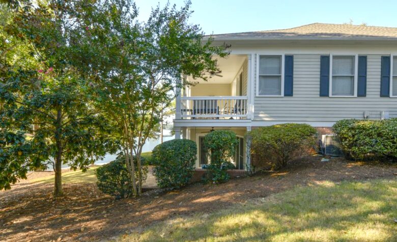 Fishtales Lakefront Lodge - Greensboro, Georgia