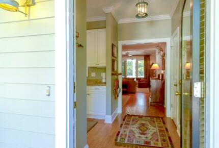 Fishtales Lakefront Lodge - Greensboro, Georgia