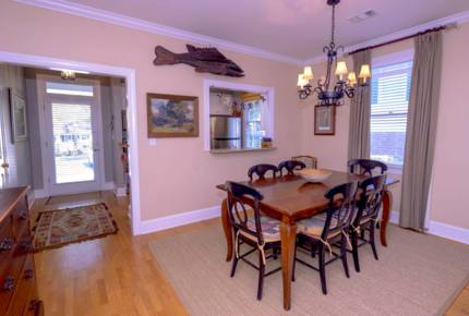 Fishtales Lakefront Lodge - Greensboro, Georgia