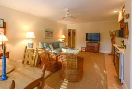 Fishtales Lakefront Lodge - Greensboro, Georgia