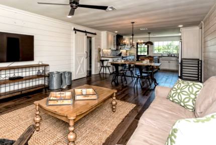 The Barndominium - As seen on HGTV's "Fixer Upper!" - Lacy-Lakeview, Texas
