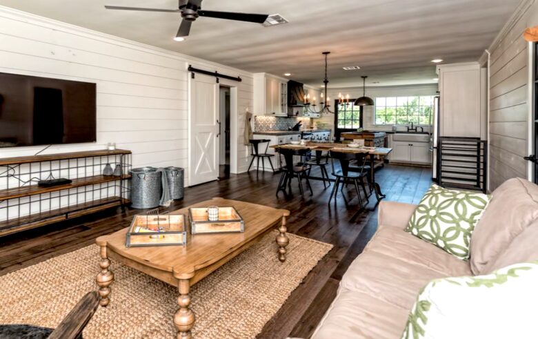 The Barndominium - As seen on HGTV's "Fixer Upper!" - Lacy-Lakeview, Texas