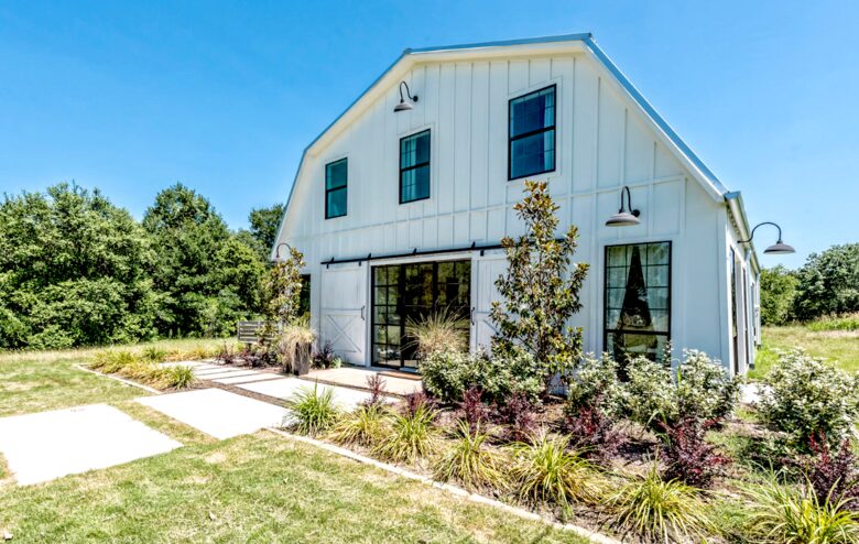The Barndominium - As seen on HGTV's "Fixer Upper!" - Lacy-Lakeview, Texas