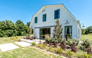 The Barndominium - As seen on HGTV's "Fixer Upper!" - Lacy-Lakeview, Texas