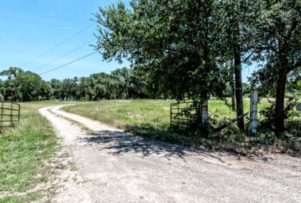 The Barndominium - As seen on HGTV's "Fixer Upper!" - Lacy-Lakeview, Texas