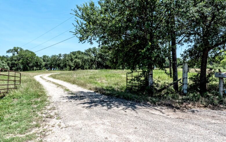 The Barndominium - As seen on HGTV's "Fixer Upper!" - Lacy-Lakeview, Texas