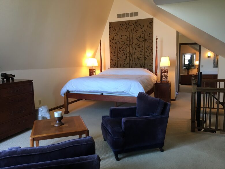 Classic Hudson Riverfront Home and Pool - Highland, New York